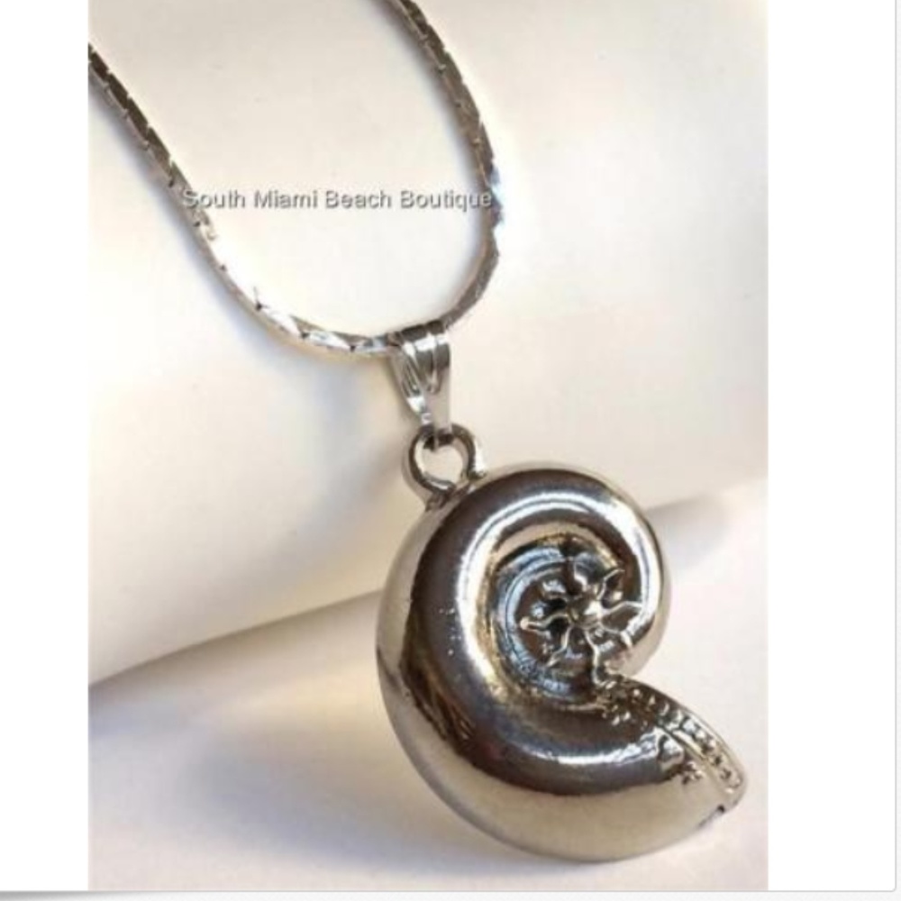 Shiva Shell Nautilus Pendant Necklace Silver Plated 18" Beach Island Sea Life